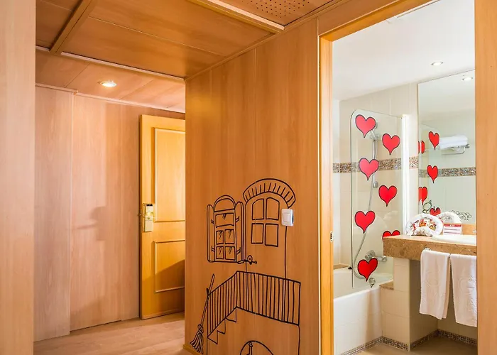 酒店 Guitart Park Aqua 滨海略雷特